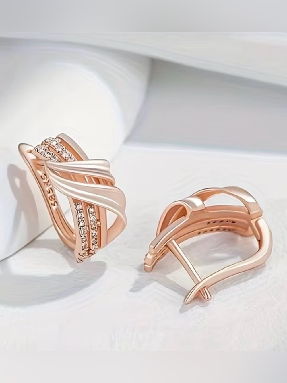Exquisite Unique Geometric Rose Gold Crystal Hoop Earrings. - Picture 5 of 6